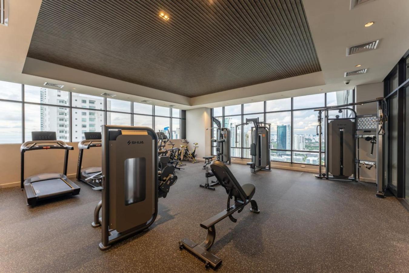 Deluxe Condo Suite 1BR with Ocean and Park View Holiday home