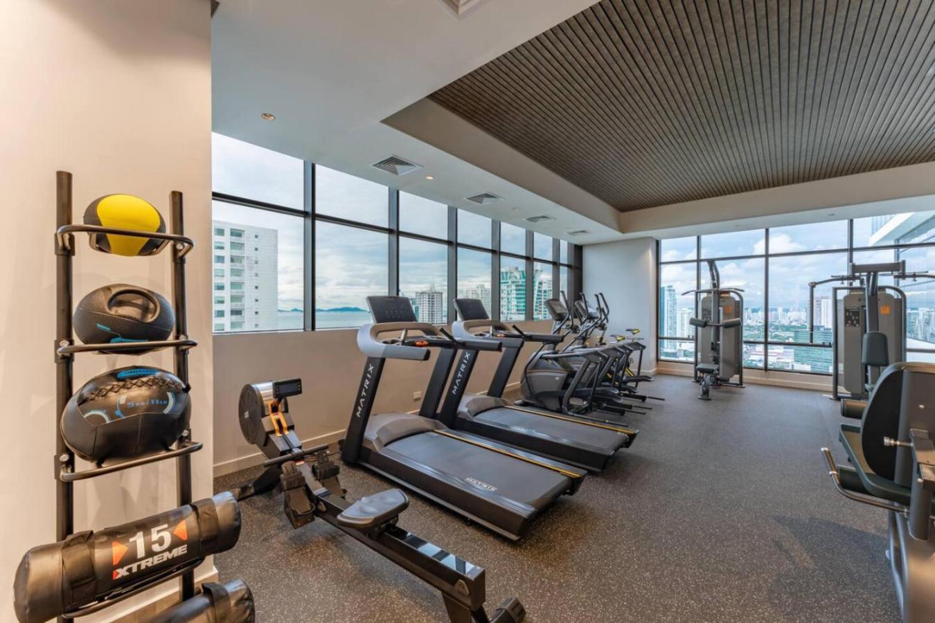 Holiday home Deluxe Condo Suite 1BR with Ocean and Park View *